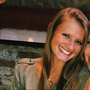 Meet your Posher, Jillian